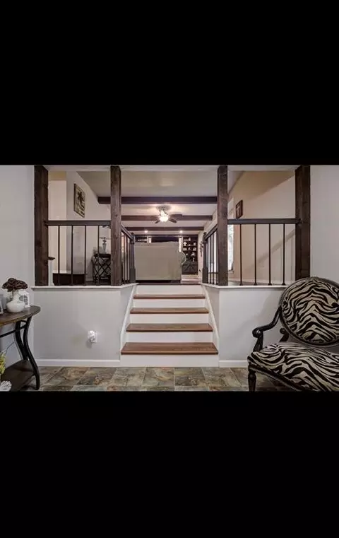 Entry Way - 21024 Judy Cir, Mcloud, OK 74851 photo 2 of 4