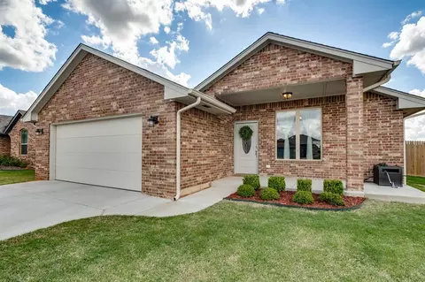 1109 S Colt Ln, Mustang, OK 73064