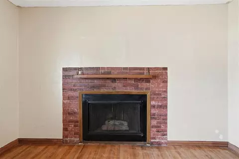 Living - 313 E Davis Ave, Tipton, OK 73570 photo 4 of 6