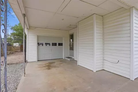 Exterior - 313 E Davis Ave, Tipton, OK 73570 photo 3 of 12
