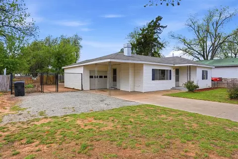 Exterior - 313 E Davis Ave, Tipton, OK 73570 photo 1 of 12