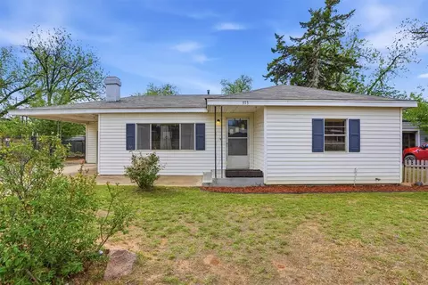 Exterior - 313 E Davis Ave, Tipton, OK 73570 photo 4 of 12