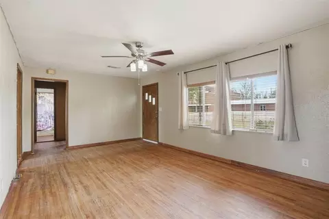 Living - 313 E Davis Ave, Tipton, OK 73570 photo 2 of 6