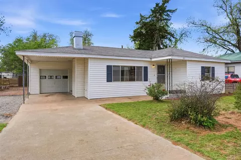 Exterior - 313 E Davis Ave, Tipton, OK 73570 photo 5 of 12