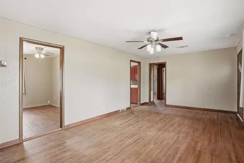 Living - 313 E Davis Ave, Tipton, OK 73570 photo 3 of 6