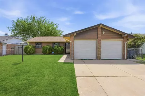 5908 NW Briarwood Ave, Lawton, OK 73505