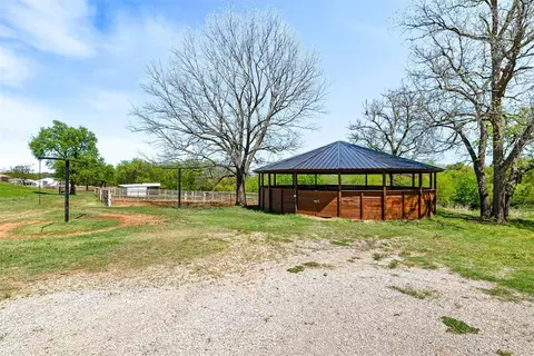 Exterior - 16210 Blanton View Ave, Wayne, OK 73095 photo 3 of 4