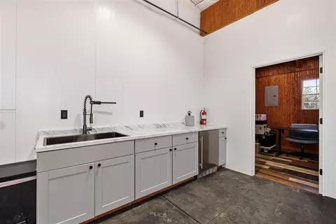 Kitchen - 16210 Blanton View Ave, Wayne, OK 73095 photo 1 of 4