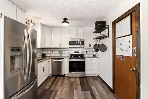 Kitchen - 16210 Blanton View Ave, Wayne, OK 73095 photo 2 of 4