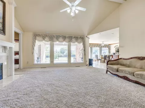 Living - 1700 Eagle Dr, Edmond, OK 73034 photo 2 of 4