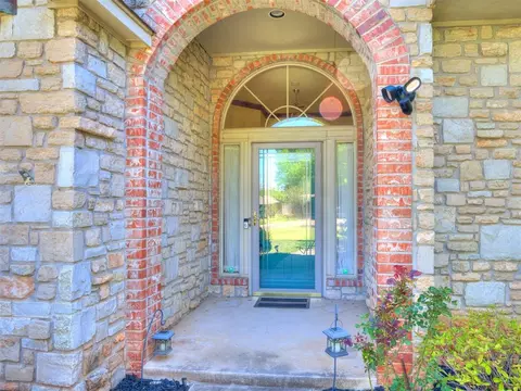 Entry Way - 1700 Eagle Dr, Edmond, OK 73034 photo 1 of 2