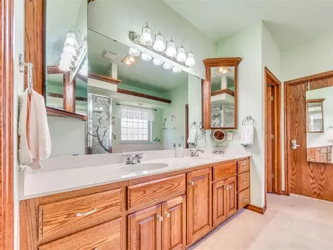 Bath - 1700 Eagle Dr, Edmond, OK 73034 photo 7 of 7