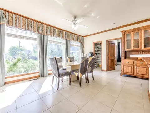 Dining - 1700 Eagle Dr, Edmond, OK 73034 photo 3 of 6