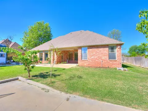 Exterior - 1700 Eagle Dr, Edmond, OK 73034 photo 3 of 5