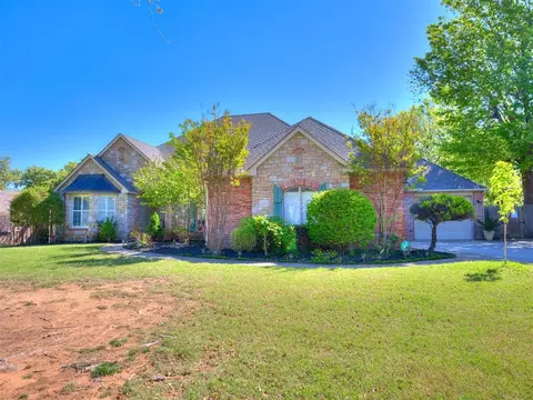 Exterior - 1700 Eagle Dr, Edmond, OK 73034 photo 2 of 5