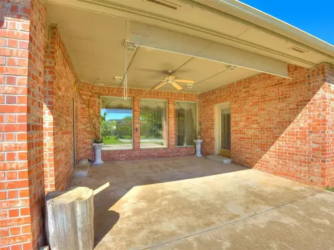 Exterior - 1700 Eagle Dr, Edmond, OK 73034 photo 5 of 5