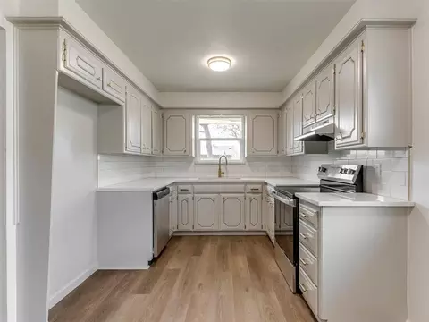 Kitchen - 312 Elder Ln, Mustang, OK 73064 photo 1 of 5