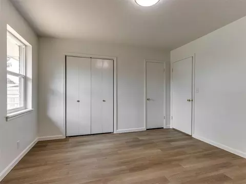 Bedroom - 312 Elder Ln, Mustang, OK 73064 photo 6 of 6