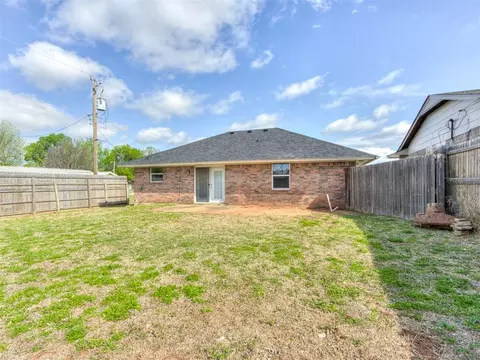 Exterior - 312 Elder Ln, Mustang, OK 73064 photo 5 of 5