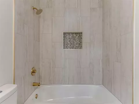Bath - 312 Elder Ln, Mustang, OK 73064 photo 2 of 2