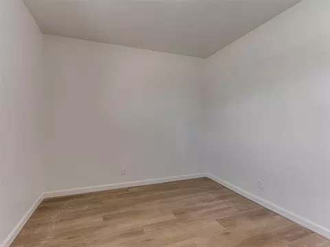 Bedroom - 312 Elder Ln, Mustang, OK 73064 photo 2 of 6