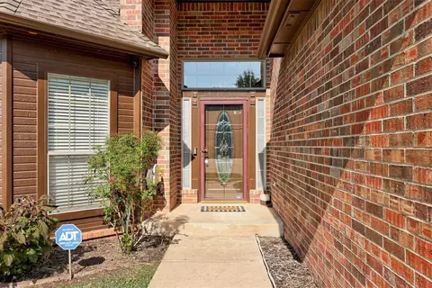 Entry Way - 1137 Pinehurst Dr, Norman, OK 73072 photo 1 of 3