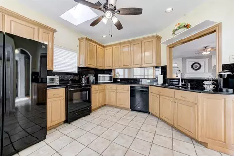 Kitchen - 1137 Pinehurst Dr, Norman, OK 73072 photo 1 of 3