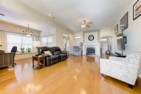 Living - 1137 Pinehurst Dr, Norman, OK 73072 photo 1 of 6