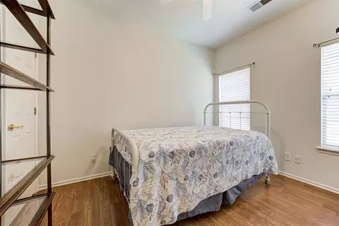 Bedroom - 1137 Pinehurst Dr, Norman, OK 73072 photo 4 of 5