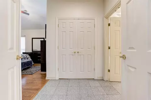 Entry Way - 1137 Pinehurst Dr, Norman, OK 73072 photo 3 of 3