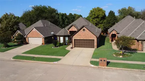 1137 Pinehurst Dr, Norman, OK 73072
