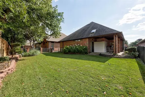 Exterior - 1137 Pinehurst Dr, Norman, OK 73072 photo 6 of 7