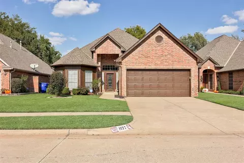 Exterior - 1137 Pinehurst Dr, Norman, OK 73072 photo 1 of 7