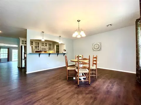 Dining - 623 W Morgan Dr, Guthrie, OK 73044 photo 1 of 2