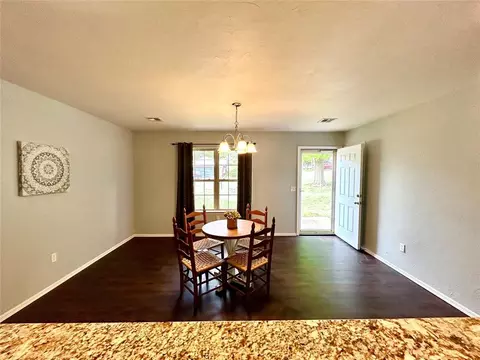 Dining - 623 W Morgan Dr, Guthrie, OK 73044 photo 2 of 2