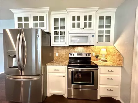 Kitchen - 623 W Morgan Dr, Guthrie, OK 73044 photo 3 of 6