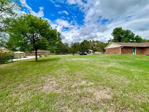 Exterior - 623 W Morgan Dr, Guthrie, OK 73044 photo 13 of 13