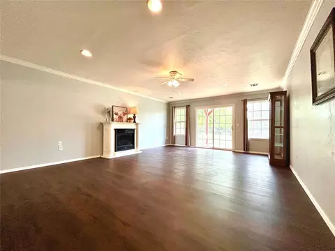 Living - 623 W Morgan Dr, Guthrie, OK 73044 photo 2 of 6