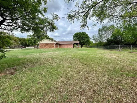 Exterior - 623 W Morgan Dr, Guthrie, OK 73044 photo 10 of 13