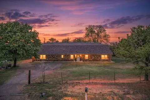 331178 E Captain Dr, Wellston, OK 74881