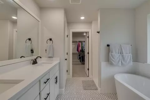 Bath - 9500 Megans Way, Mcloud, OK 74851 photo 1 of 6