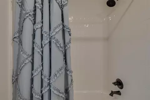 Bath - 9500 Megans Way, Mcloud, OK 74851 photo 6 of 6