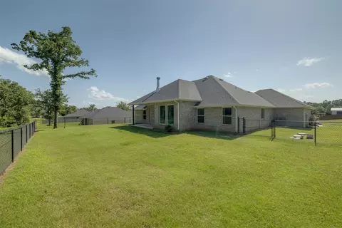 Exterior - 9500 Megans Way, Mcloud, OK 74851 photo 5 of 6