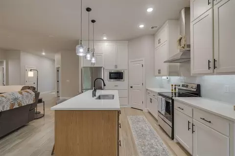 Kitchen - 9500 Megans Way, Mcloud, OK 74851 photo 3 of 5