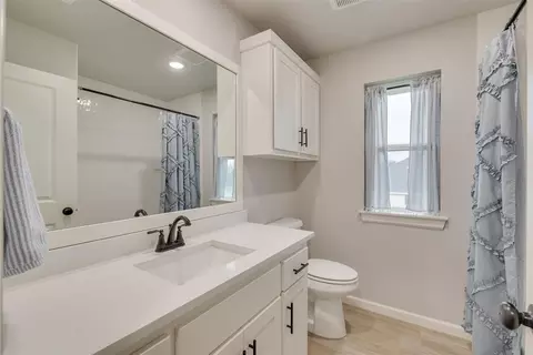 Bath - 9500 Megans Way, Mcloud, OK 74851 photo 5 of 6