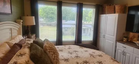 Bedroom - 514 N J St, Eufaula, OK 74432 photo 2 of 8