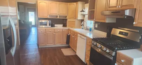 Kitchen - 514 N J St, Eufaula, OK 74432 photo 3 of 5