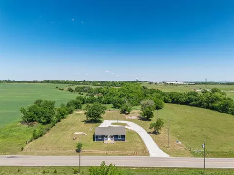 40800 Garretts Lake Rd, Shawnee, OK 74804
