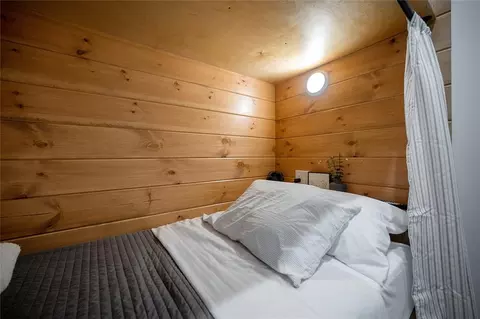 Bedroom - 19 Sweet Root Cir, Broken Bow, OK 74728 photo 6 of 9