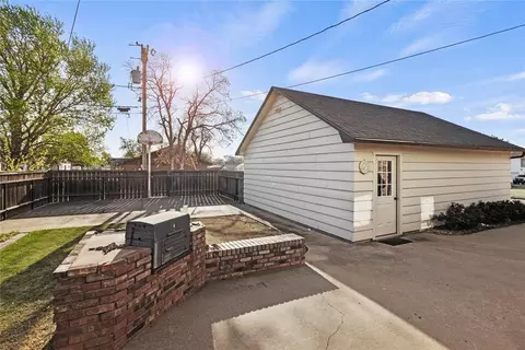 501 E Walnut St, Fairview, OK 73737 photo 3